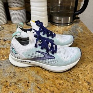 Brooks Levitate Running Shoes size 5